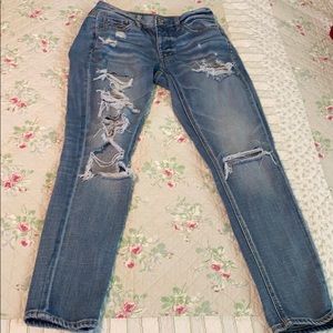 🌸Adorable AE sz2 Tomboy Jeans distressed !!!